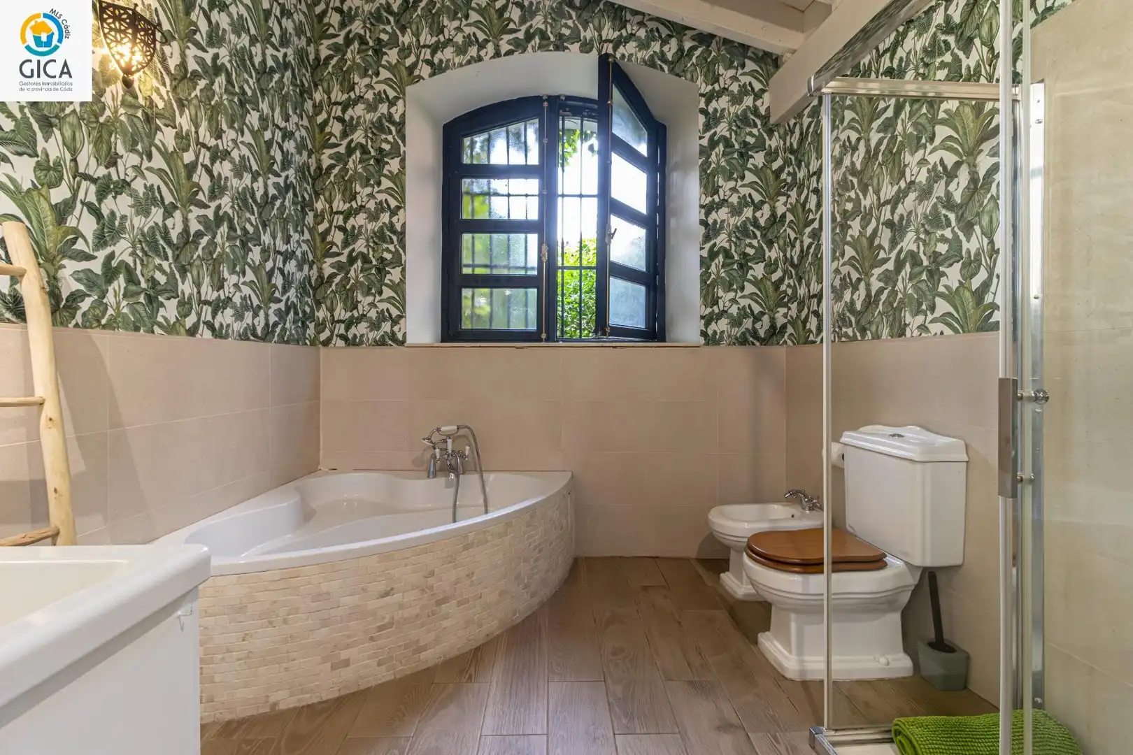 Bathroom of Houses for sale in Jerez de la Frontera  with Air Conditioner, Heating and Storage room