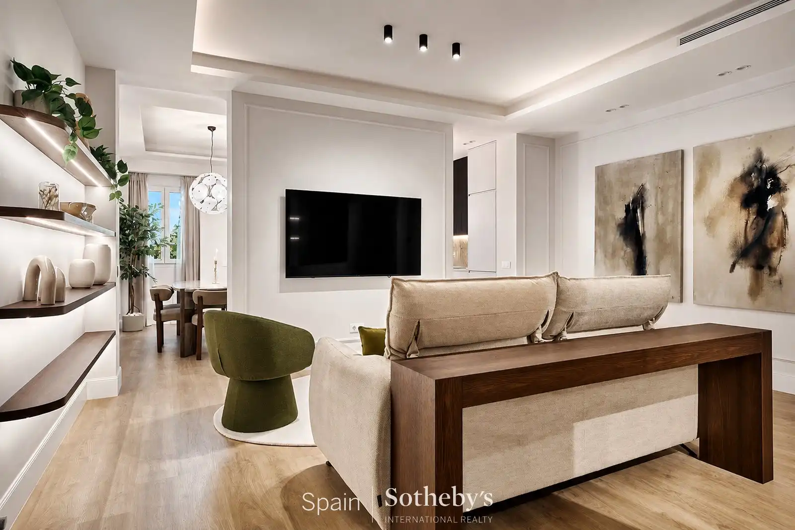 Sala d'estar de Apartament en venda en Madrid amb Aire condicionat