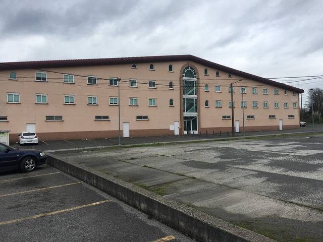 Local comercial en Alquiler en Estrada Cedeira-Feal, 75 en O Feal - Xubia