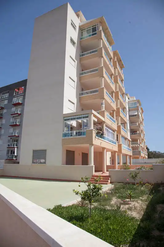Außenansicht von Erdgeschoss zum Verkauf in Guardamar del Segura mit Terrasse, Abstellraum und Gemeinschaftspool