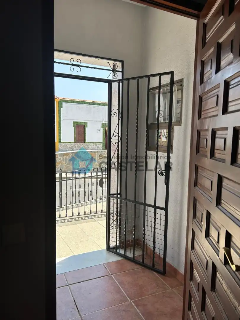 Vista exterior de Casa adosada en venta en Barcarrota con Amueblado