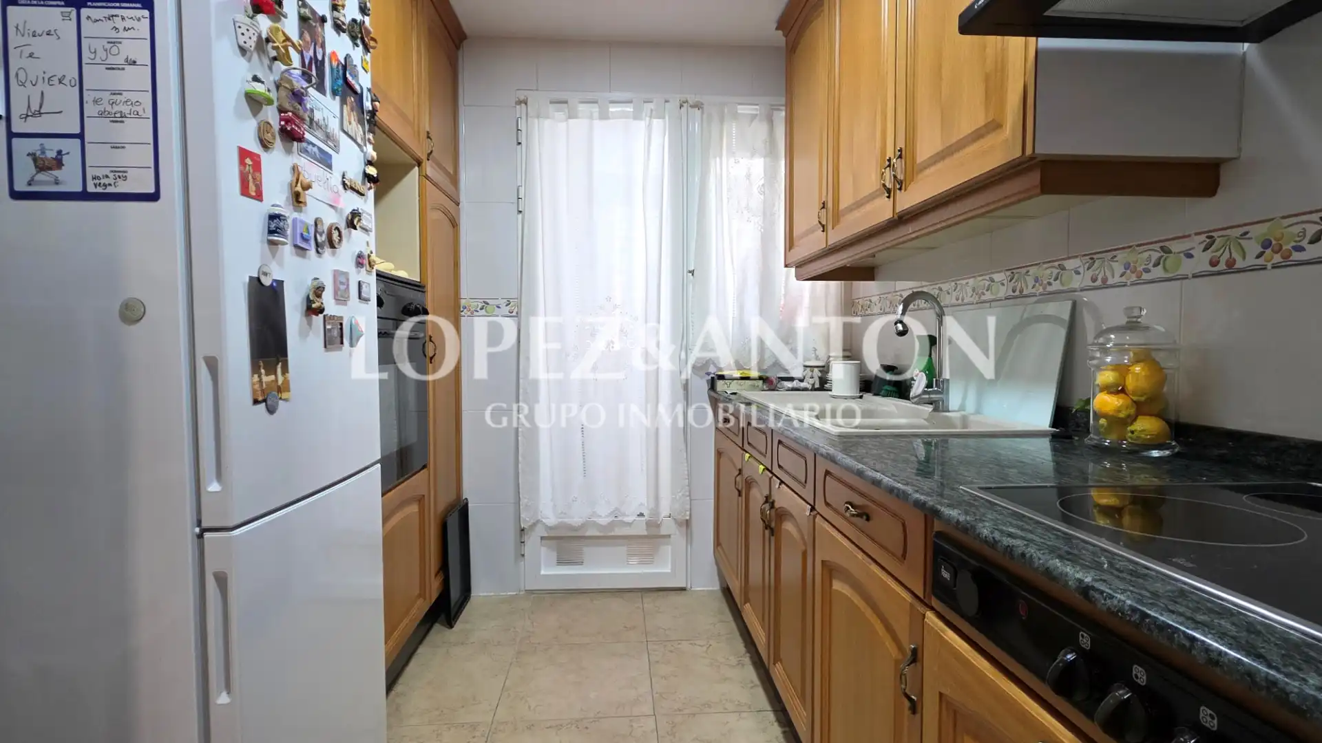 Kitchen of Flat for sale in L'Eliana  with Air Conditioner, Oven and Balcony