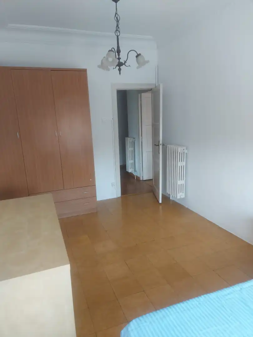 Schlafzimmer von Wohnung zur Miete in Zaragoza mit Heizung, Möbliert und Ofen