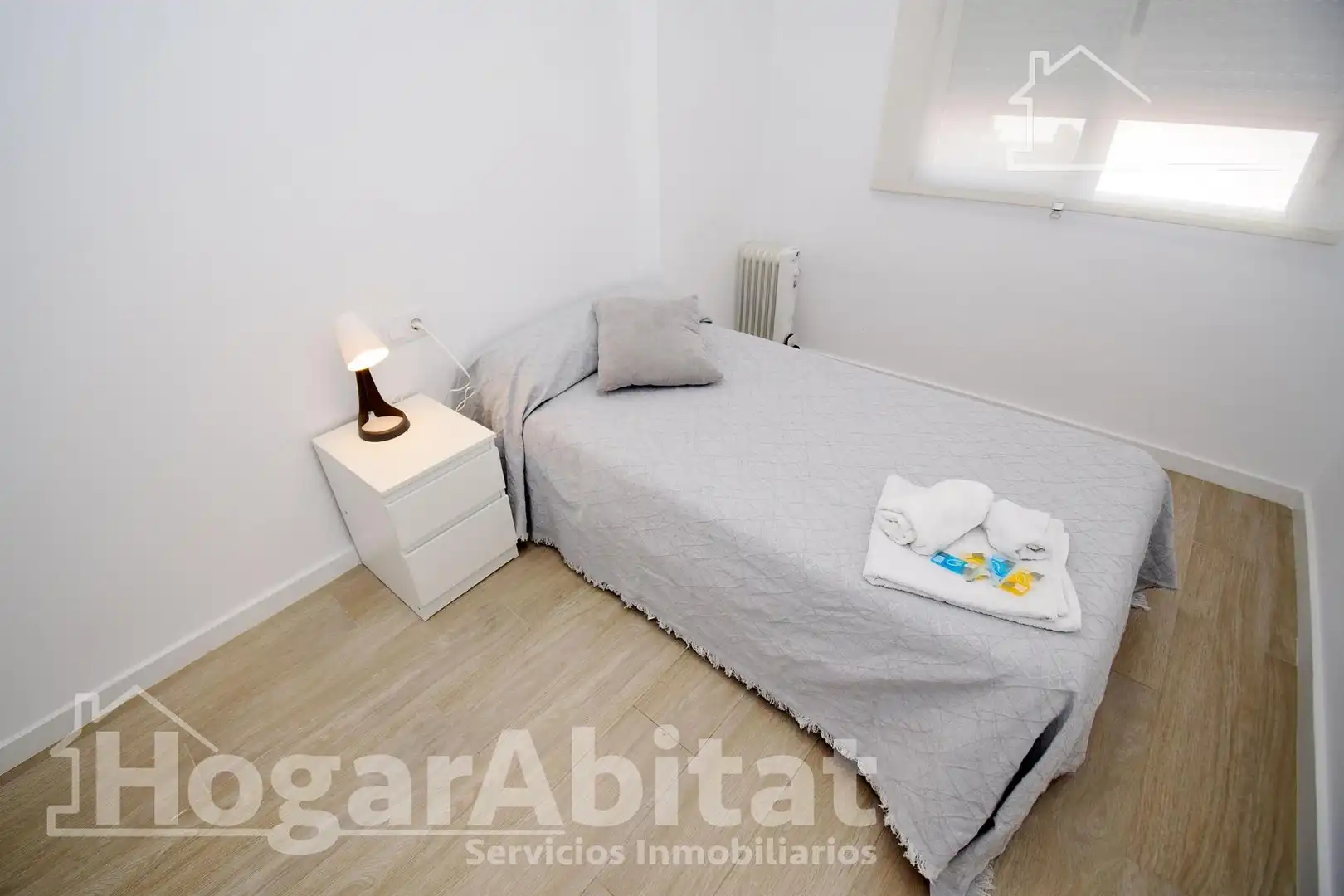 Schlafzimmer von Dachboden zum Verkauf in Burriana / Borriana mit Klimaanlage, Heizung und Terrasse
