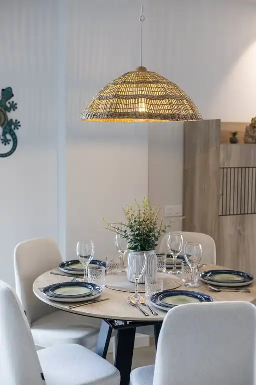Comedor de Apartamento de alquiler en Dénia con Aire acondicionado, Jardín privado y Terraza