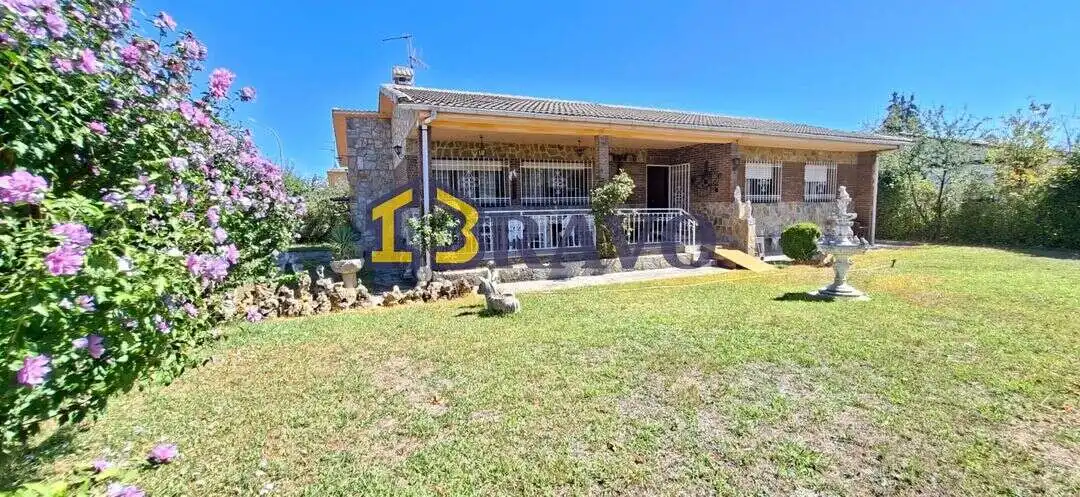 Villa mit Pool zum Verkauf in Medina de Pomar