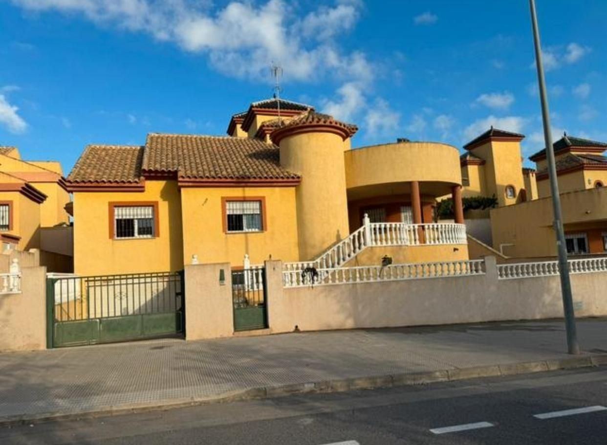 Vista exterior de Casa o chalet en venta en Cartagena con Jardín privado y Terraza