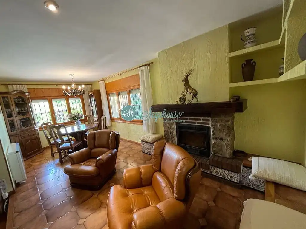 Sala de estar de Casa o chalet en venta en Valverde del Majano con Calefacción, Terraza y Trastero