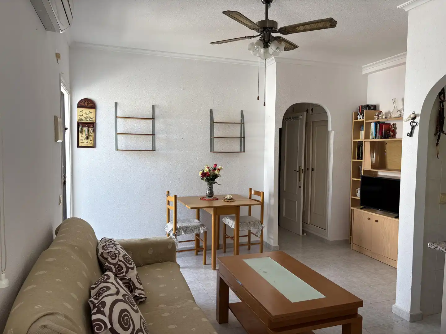 Wohnzimmer von Wohnungen zum Verkauf in Torrevieja mit Klimaanlage, Terrasse und Gemeinschaftspool
