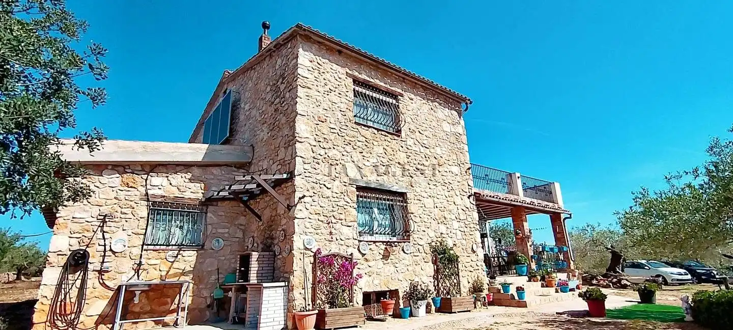 Casa con jardín en venta en Camarles, imagen 2
