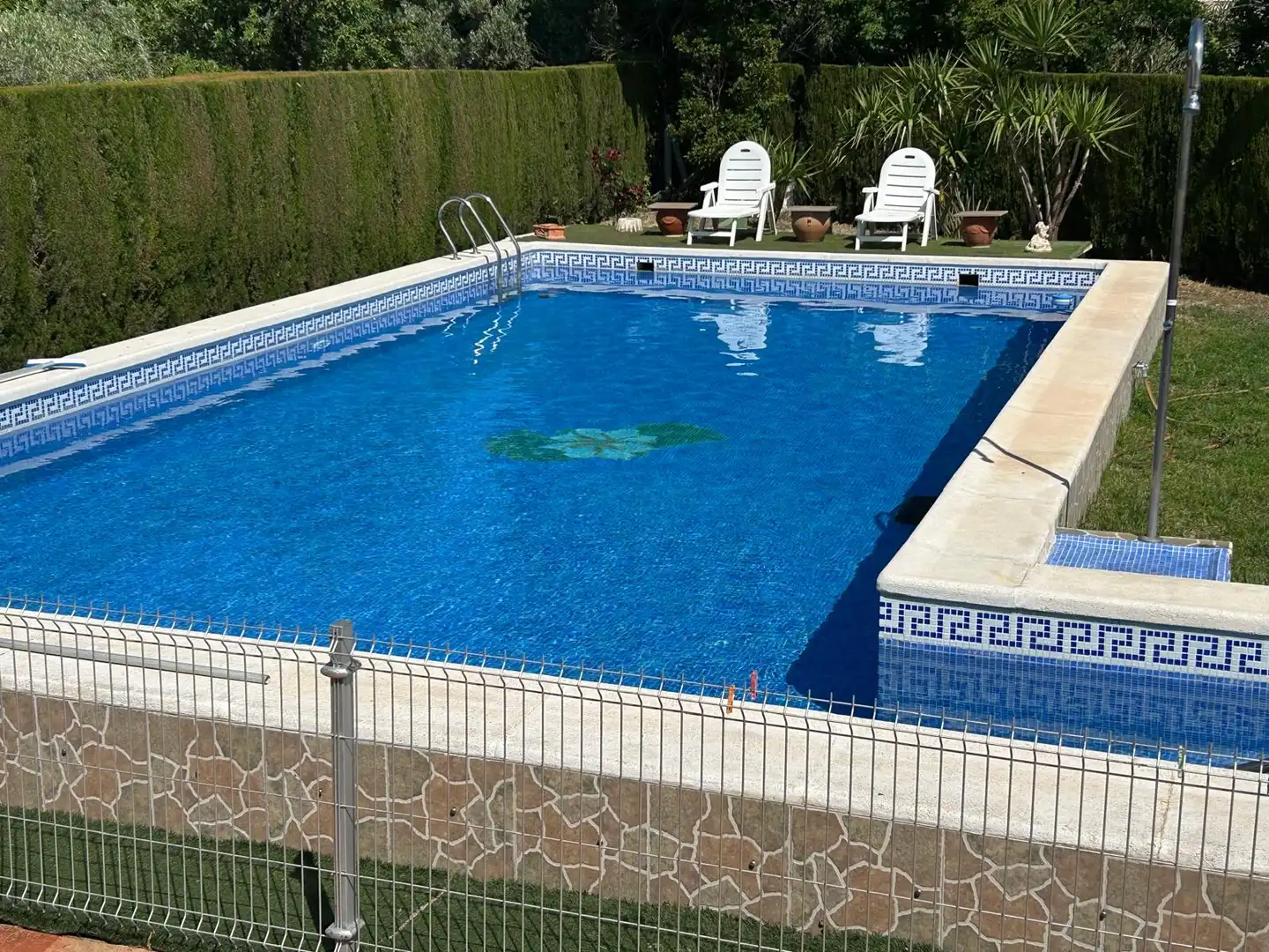 Piscina de Casa o chalet en venta en Jaén con Aire acondicionado, Calefacción y Jardín privado