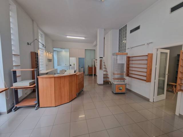 Local comercial en Alquiler en Fernán-Núñez