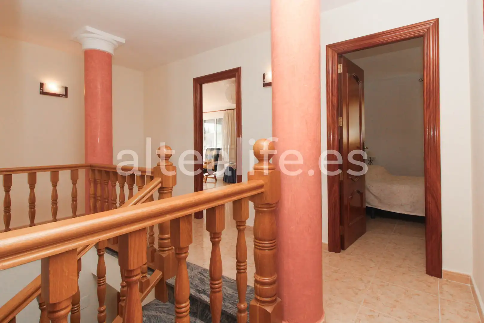 Haus oder Chalet zum Verkauf in La Nucia mit Privatgarten, Terrasse und Abstellraum