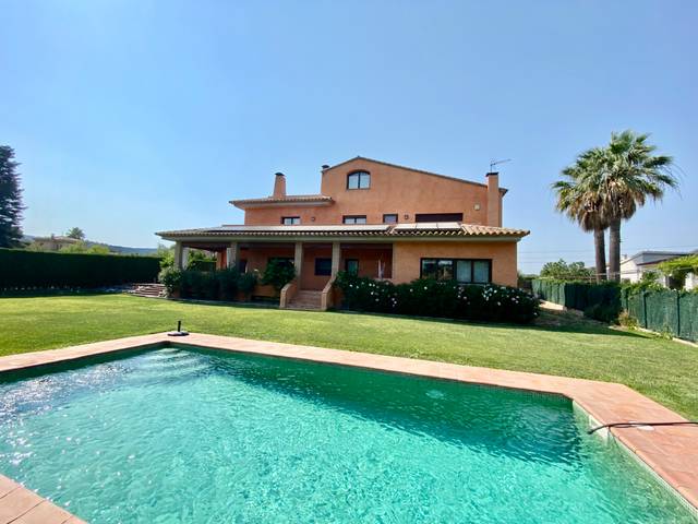 Casa-chalet en Venta en Mont-ras