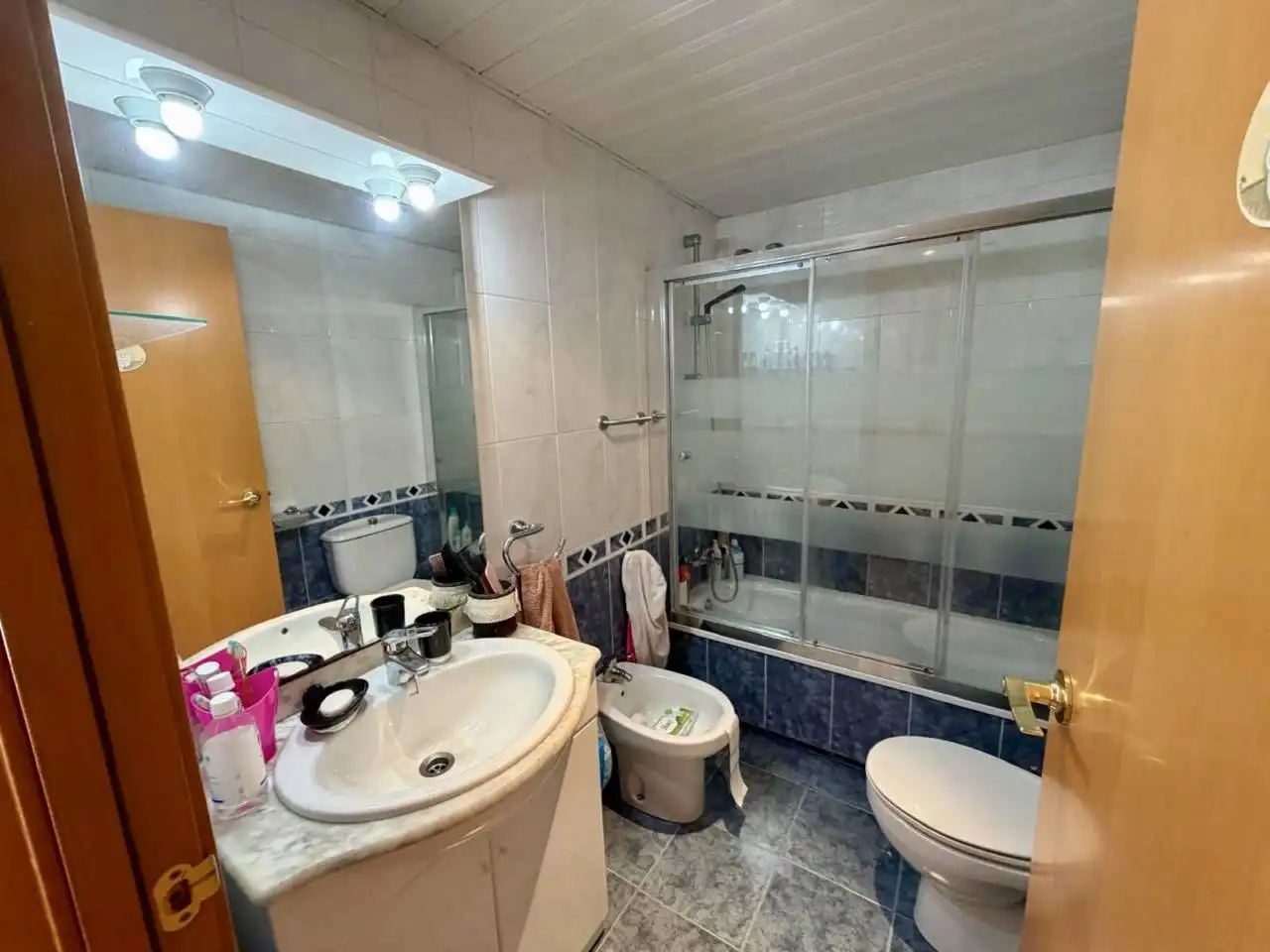 Bathroom of Flat for sale in Rubí  with Balcony