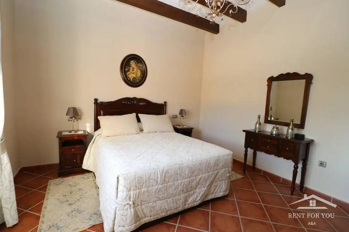 Dormitori de Casa o xalet de lloguer en Alhaurín El Grande amb Aire condicionat, Jardí privat i Terrassa