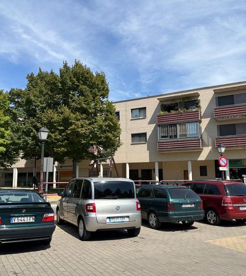 Foto 2 de Garaje en venta en Paseo Francisco Sáez Porres, El Campillo - Norte, Logroño