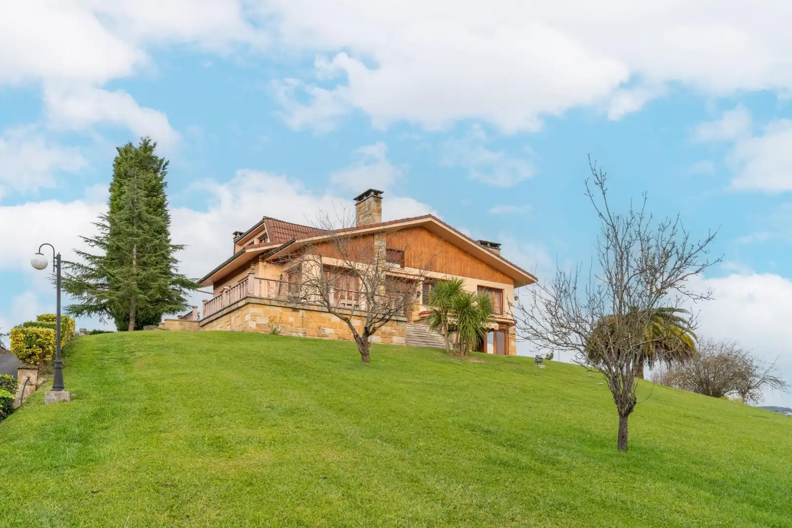 Vista exterior de Casa o chalet en venta en Siero con Calefacción, Jardín privado y Parquet