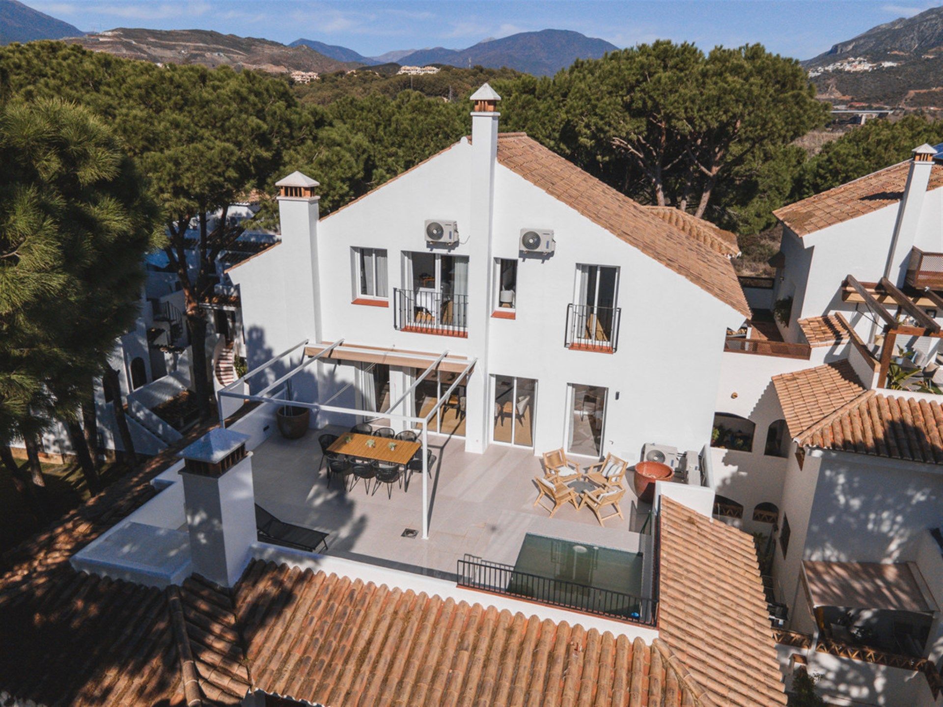 Vista exterior de Apartamento en venta en Marbella con Aire acondicionado y Terraza