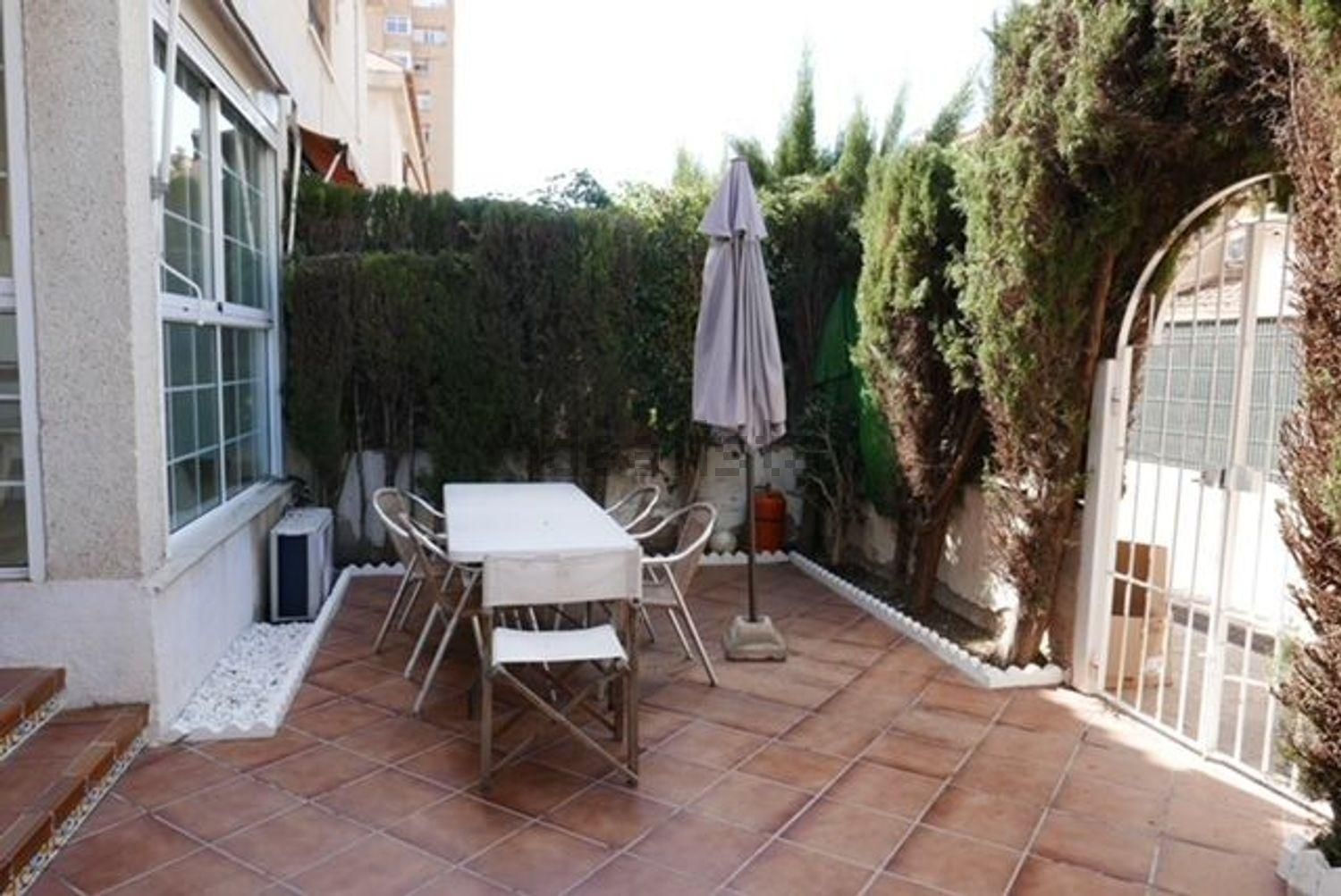 Single-family semi-detached to rent in Cabo de las Huertas