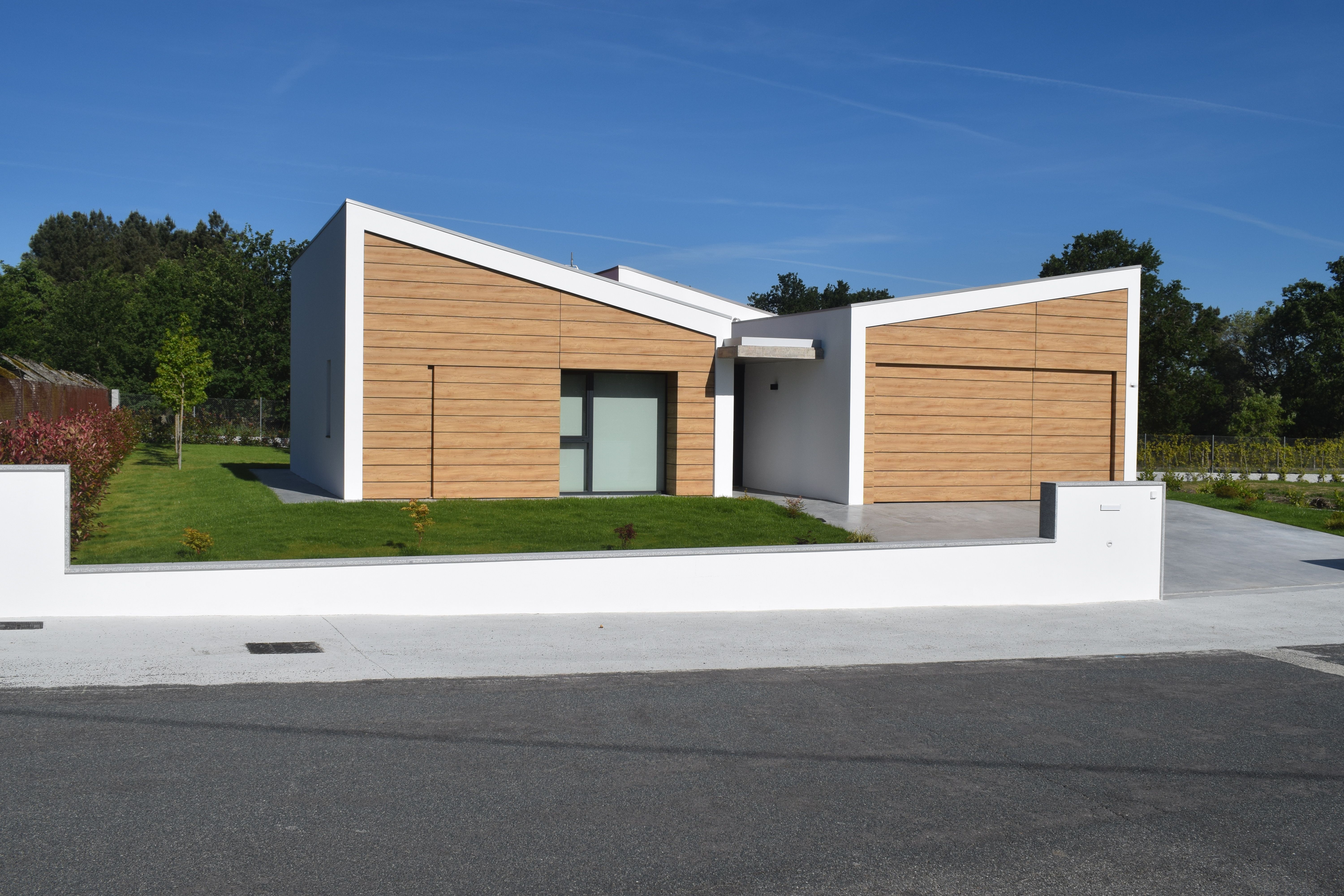 Vista exterior de Casa o xalet en venda en Ourense Capital  amb Calefacció, Jardí privat i Parquet