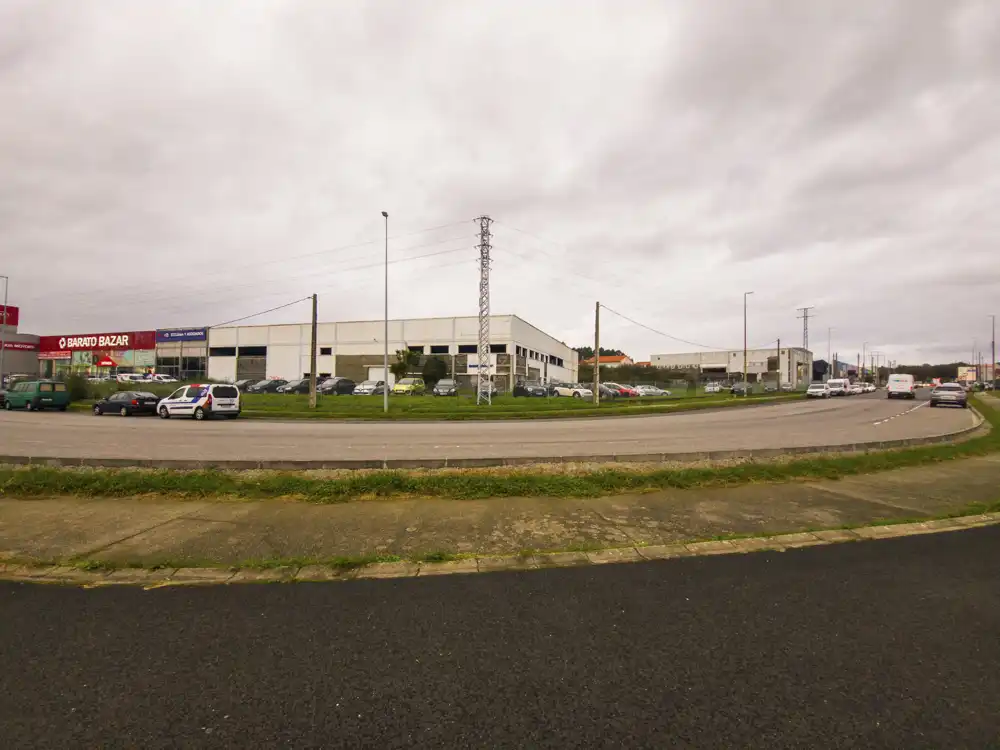 Vista exterior de Nave industrial en venta en Narón