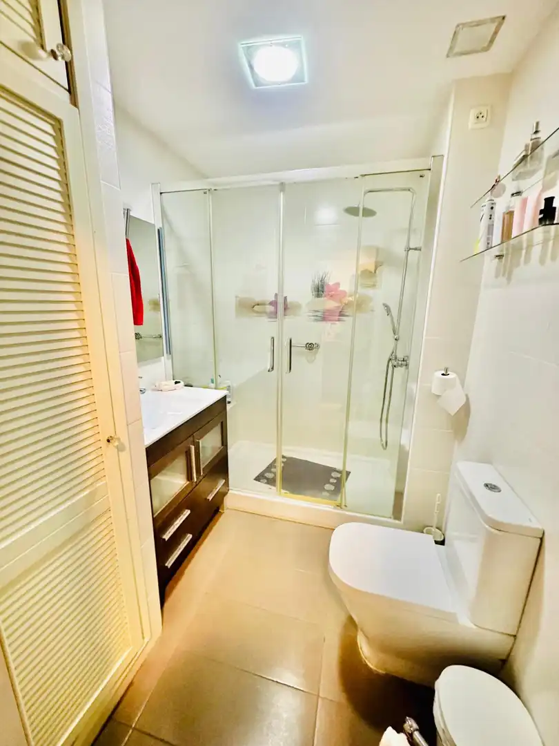 Bathroom of Flat for sale in Málaga  with Air Conditioner