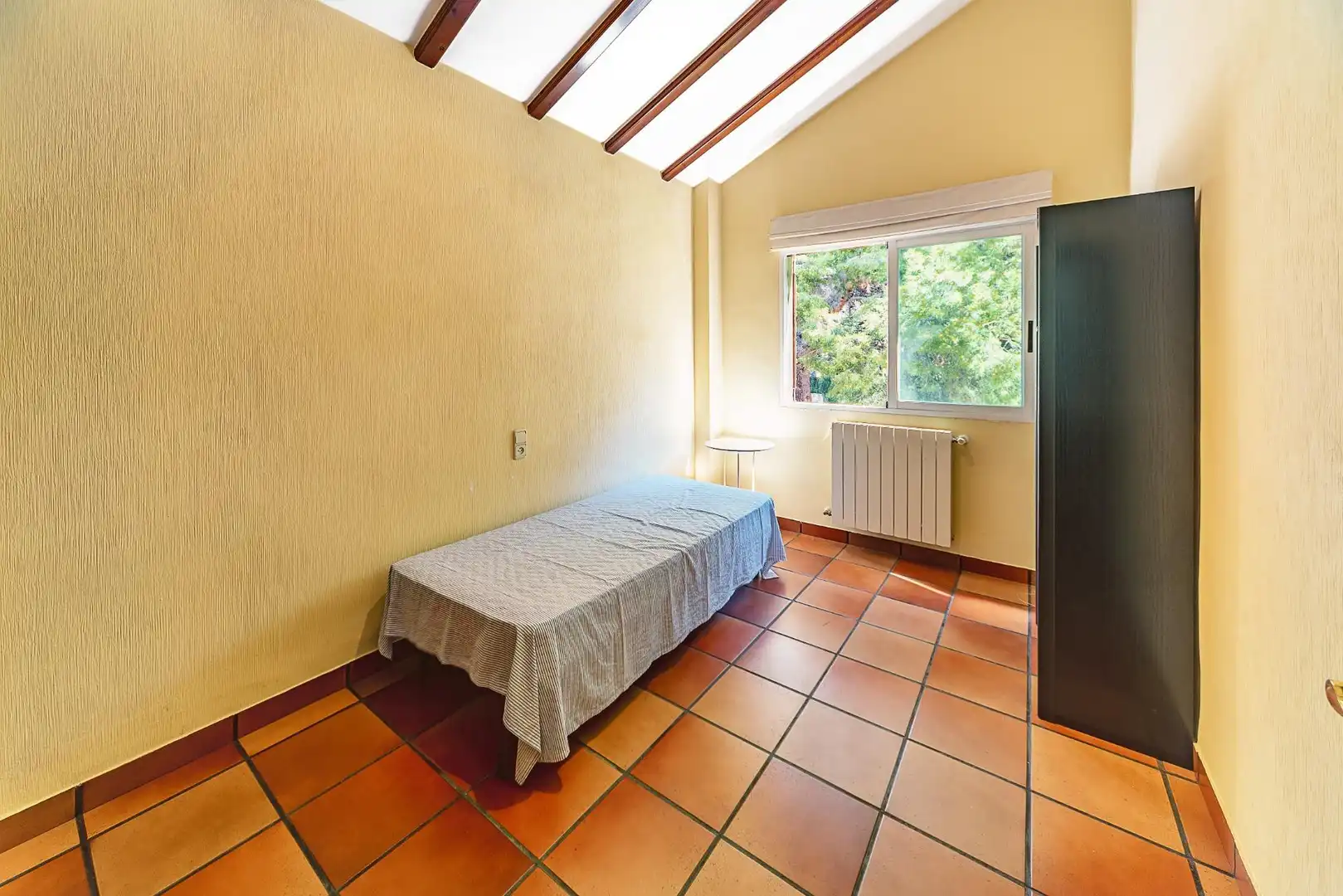 Habitación de Casa o chalet en venta en Elda con Calefacción, Jardín privado y Terraza