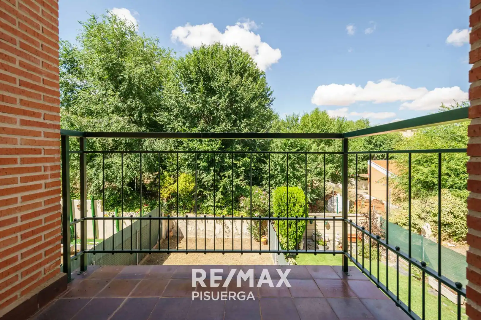 Terrassa de Casa o xalet en venda en Fuensaldaña amb Jardí privat i Traster
