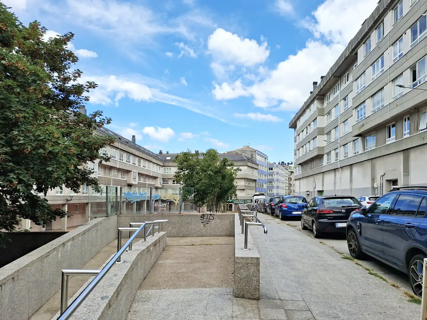 Vista exterior de Pis en venda en A Coruña Capital  amb Calefacció, Parquet i Traster