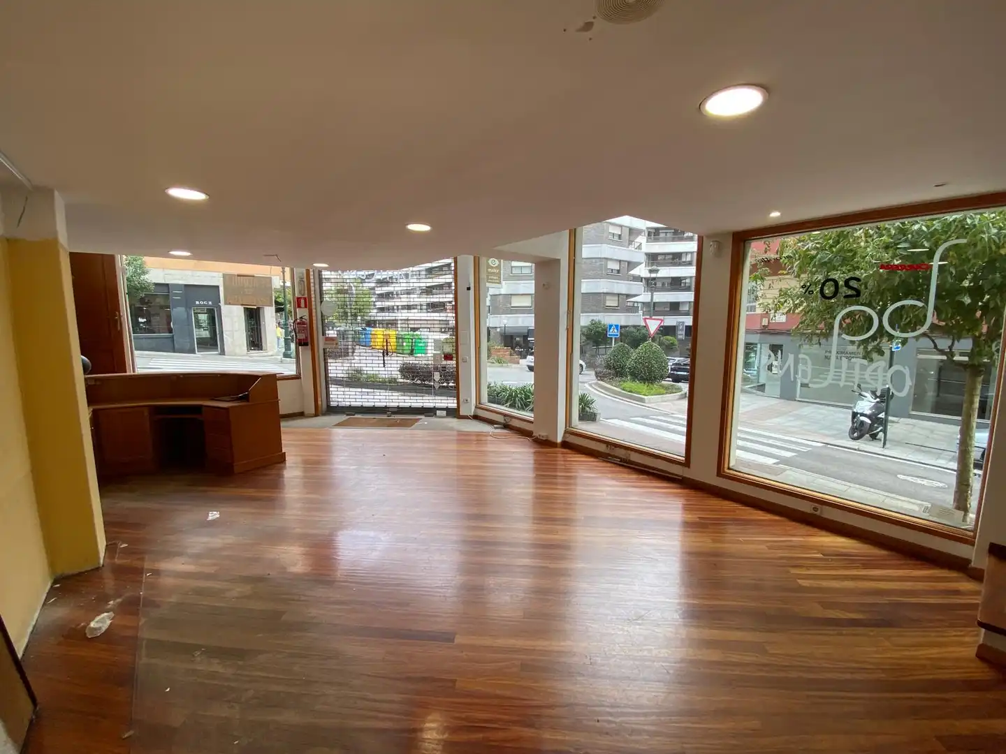 Commercial properties for rent in Vigo   with Air Conditioner, Parquet flooring and Alarm