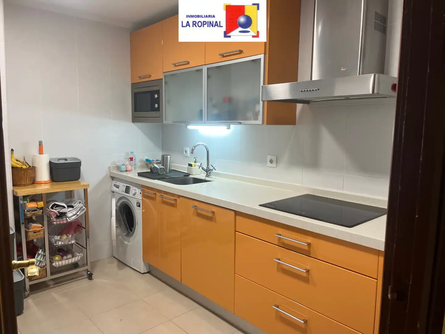 Kitchen of Flat for sale in Salamanca  with Heating, Parquet flooring and Furnished