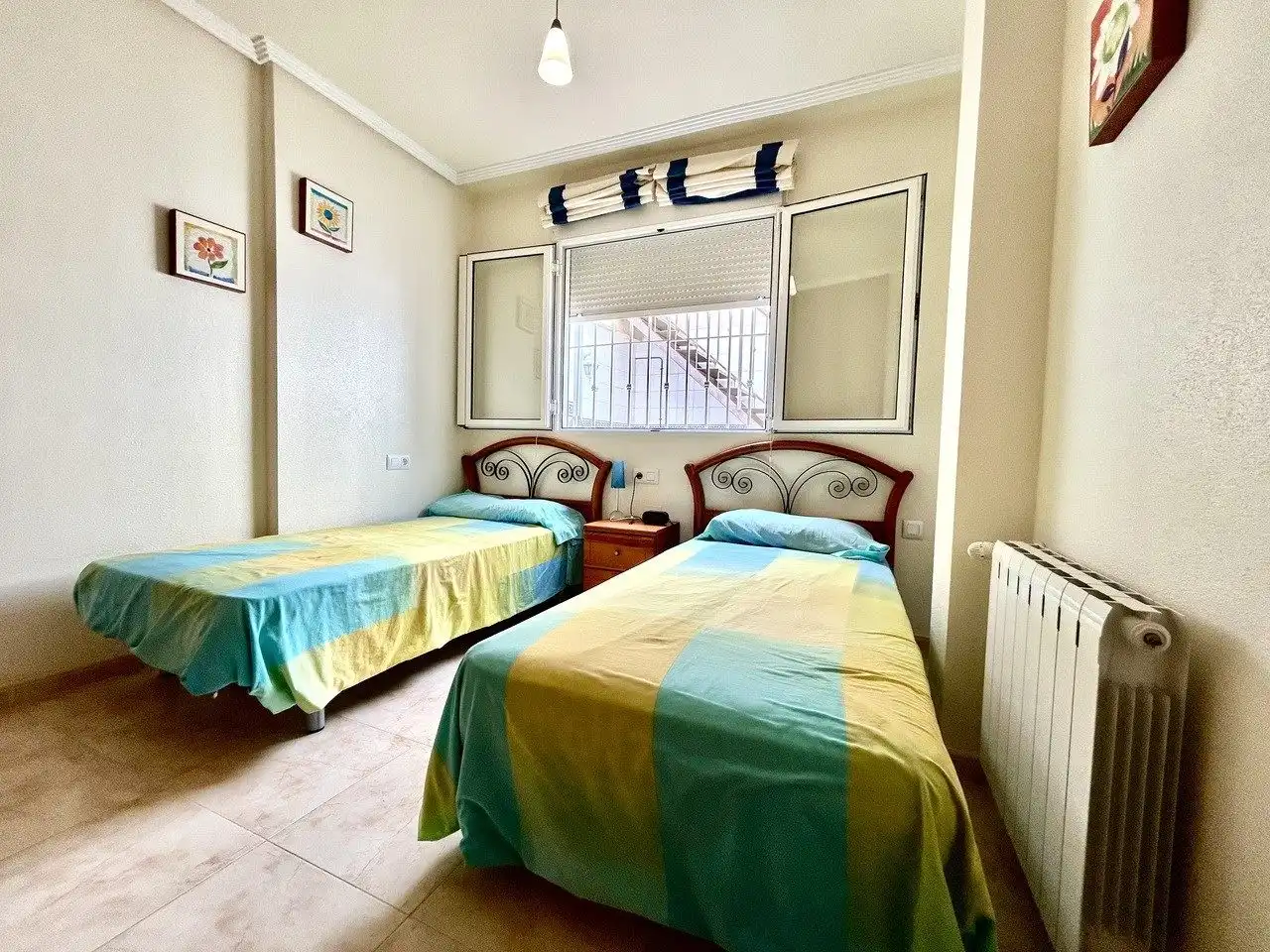 Habitación de Casa adosada en venta en Pilar de la Horadada con Jardín privado y Terraza