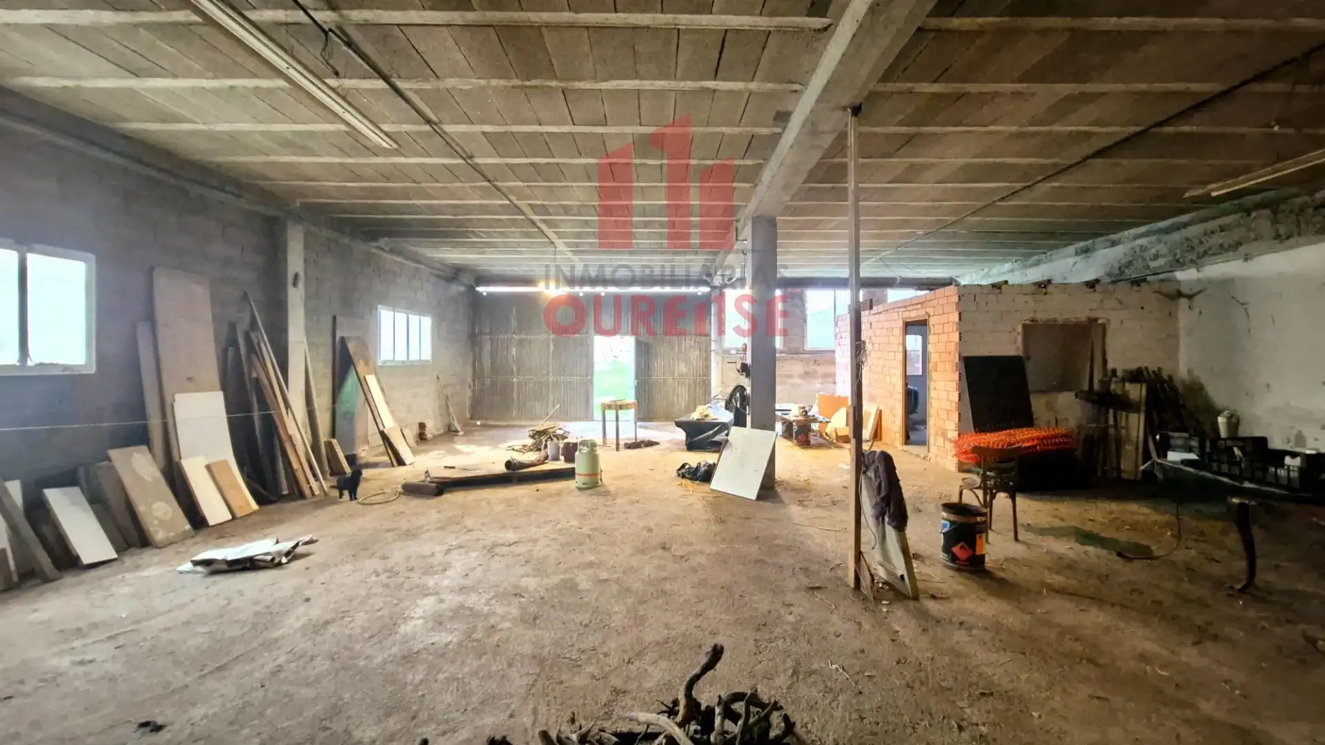 Industrial buildings for sale in Amoeiro