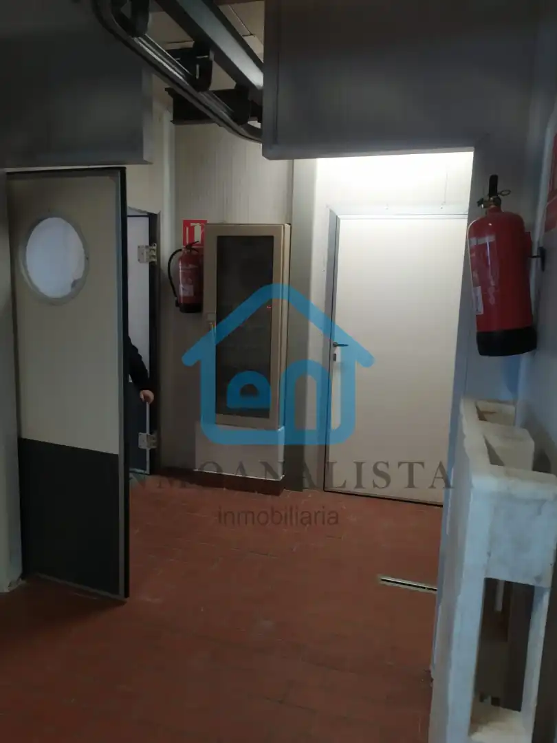 Nave industrial en venta en Utiel con Alarma
