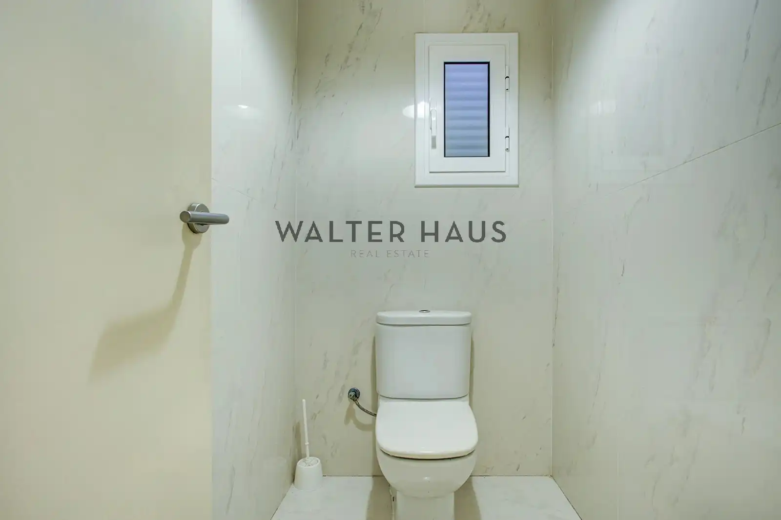 Bathroom of Office for sale in Barcelona  with Air Conditioner