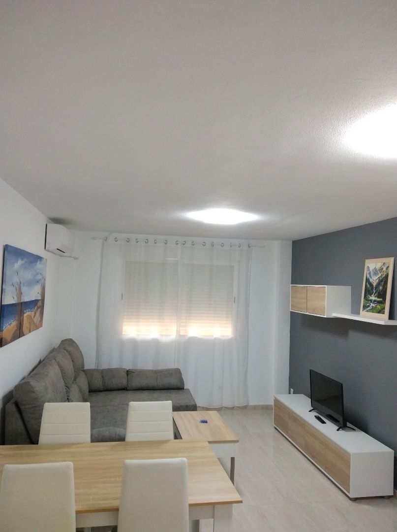 Sala d'estar de Pis de lloguer en Pozuelo de Calatrava amb Aire condicionat, Calefacció i Piscina