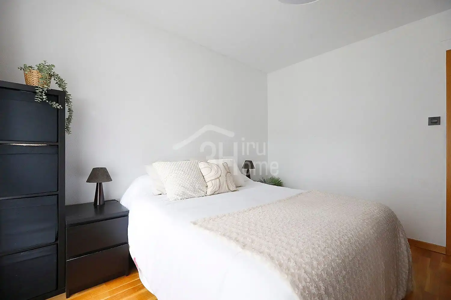 Bedroom of Flat for sale in Irun   with Heating