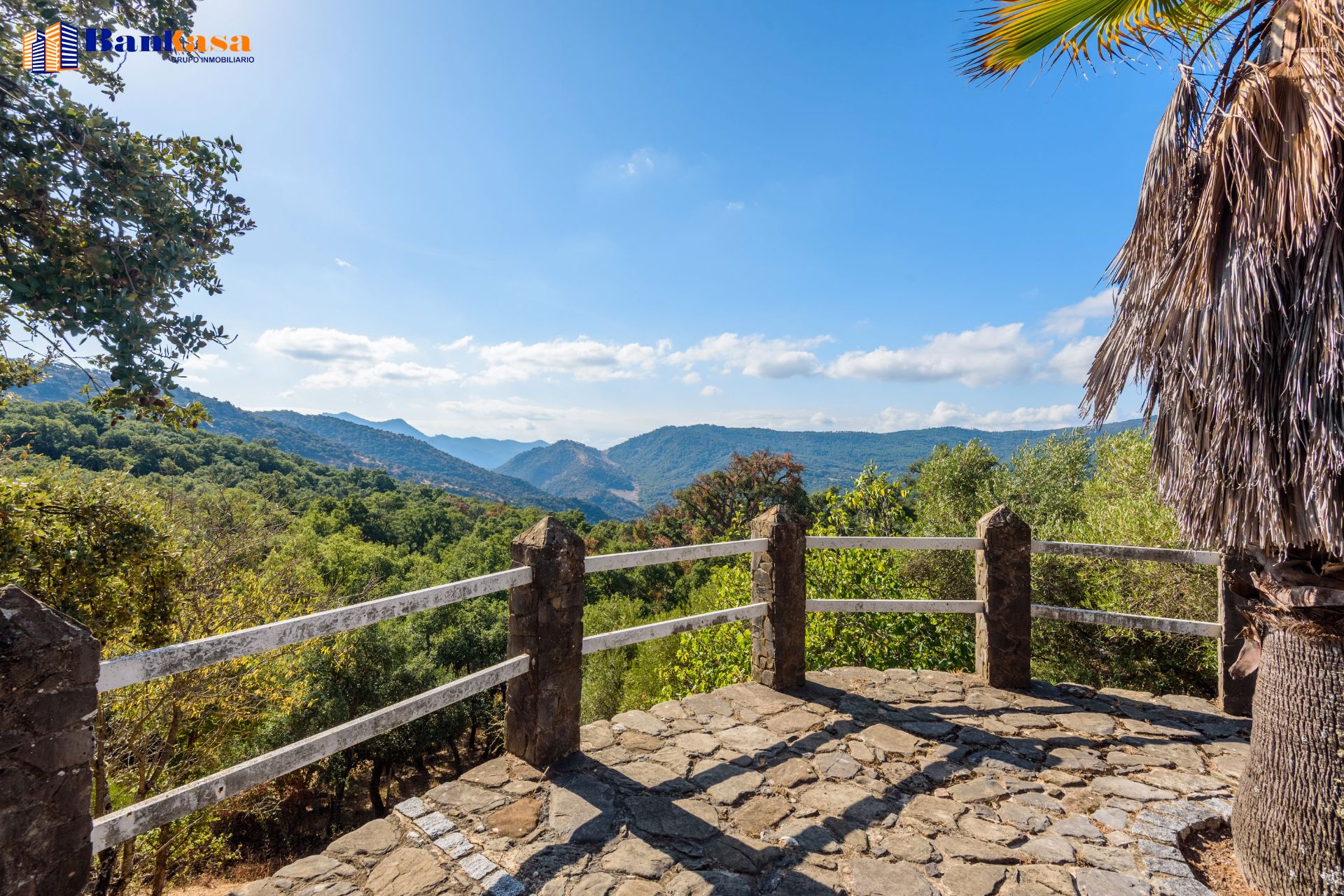 Terrassa de Casa o xalet en venda en Cortes de la Frontera amb Calefacció, Jardí privat i Moblat