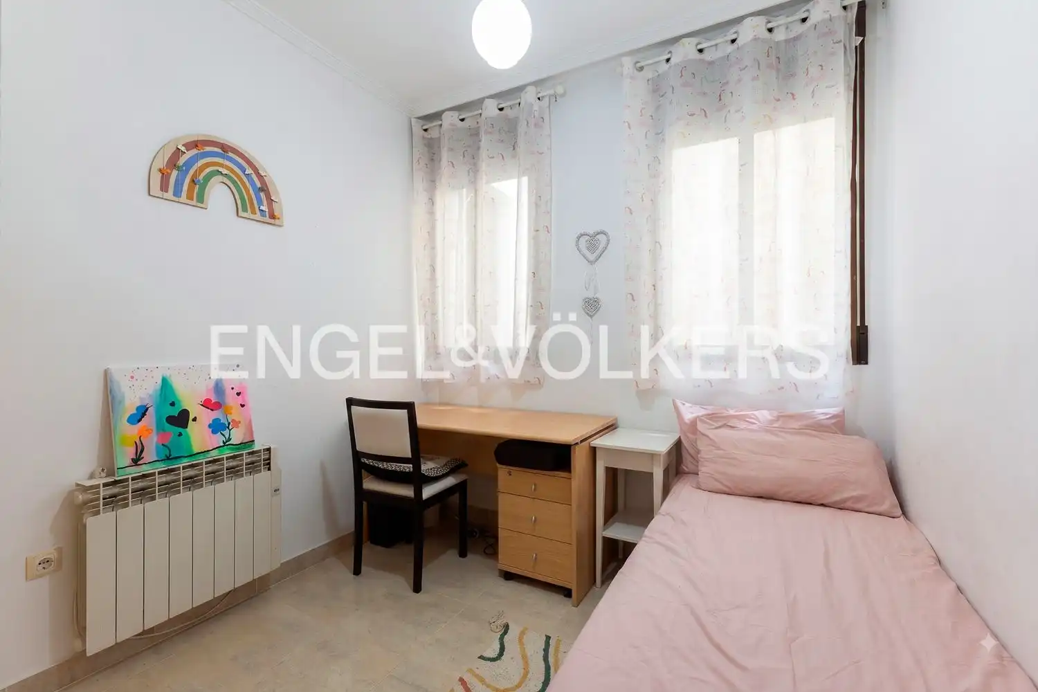 Schlafzimmer von Wohnung zur Miete in Valencia mit Klimaanlage, Heizung und Möbliert