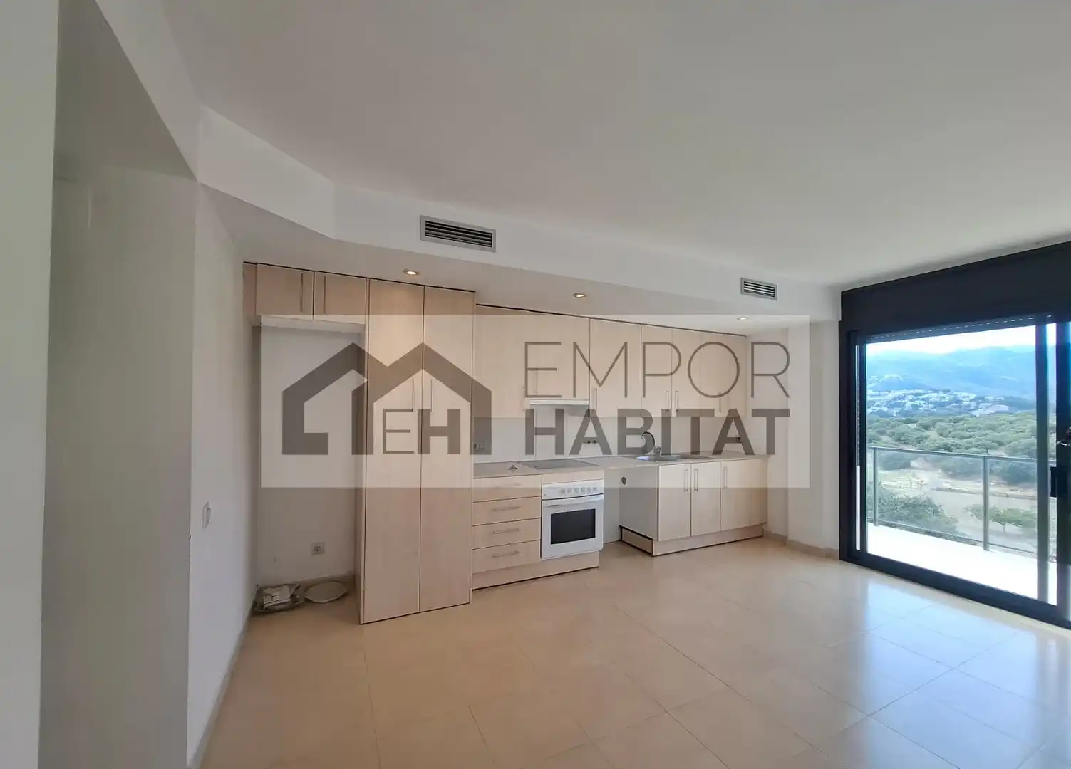 Living room of Apartments for sale in Llançà  with Air Conditioner, Heating and Terrace