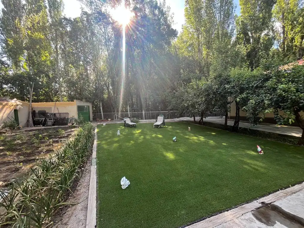 Jardí de Finca rústica en venda en Lezuza amb Traster, Piscina i Moblat