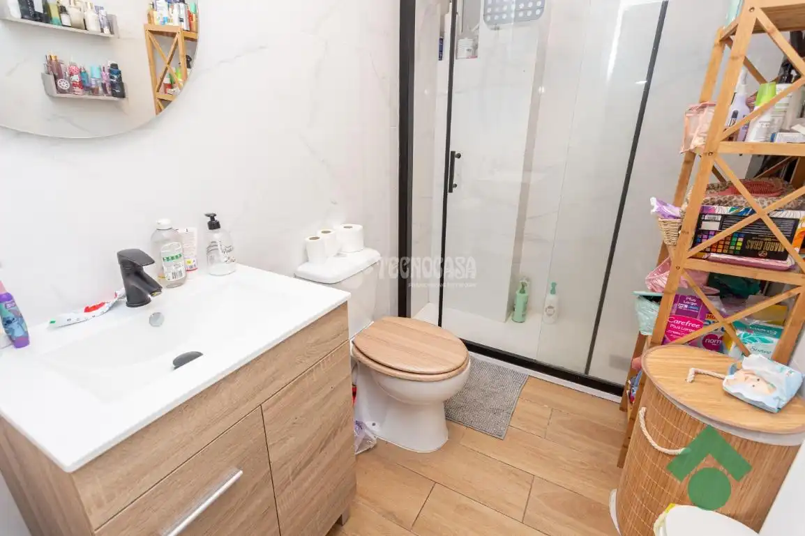 Bathroom of Flat for sale in Algeciras  with Furnished