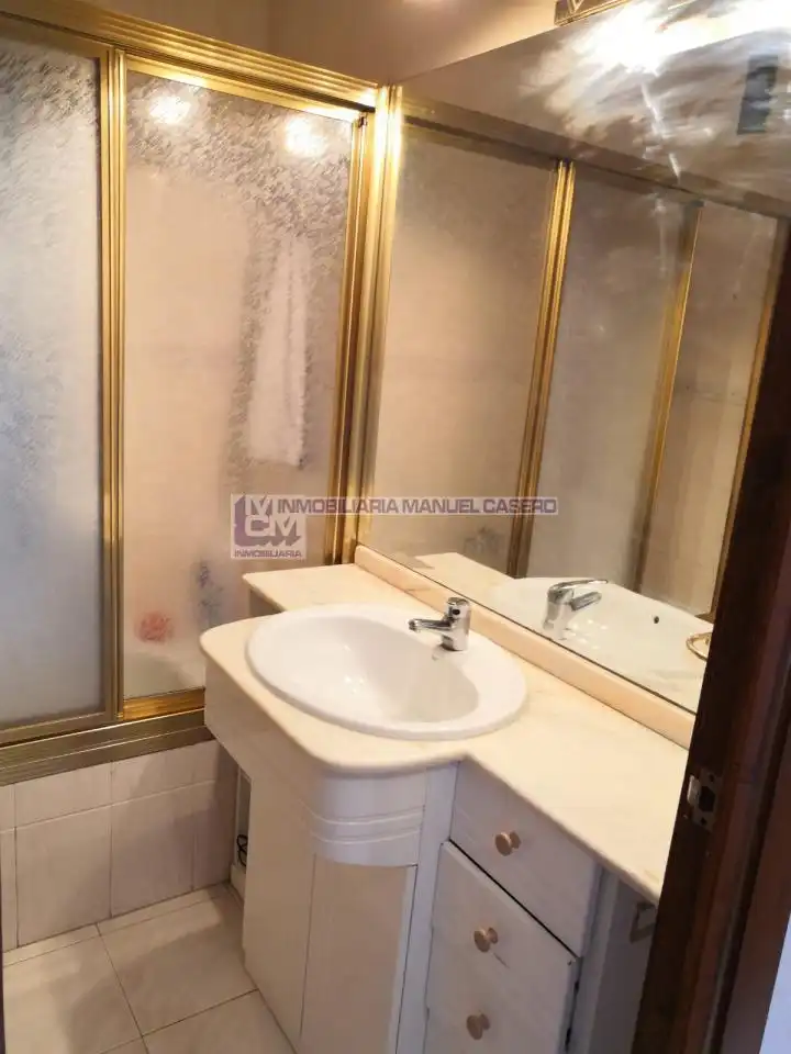 Baño de Piso de alquiler en Cáceres con Aire acondicionado, Calefacción y Terraza