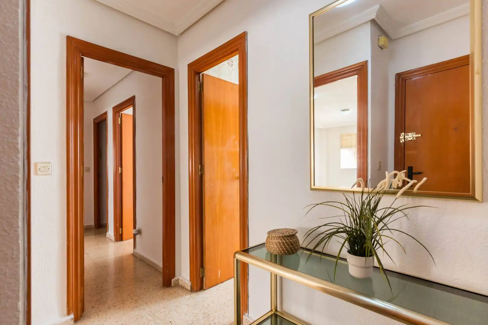 Flat with terrace for sale in Calle JAZMIN