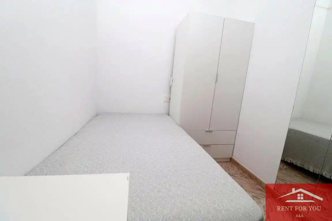Dormitori de Casa o xalet de lloguer en Coín amb Aire condicionat, Terrassa i Moblat