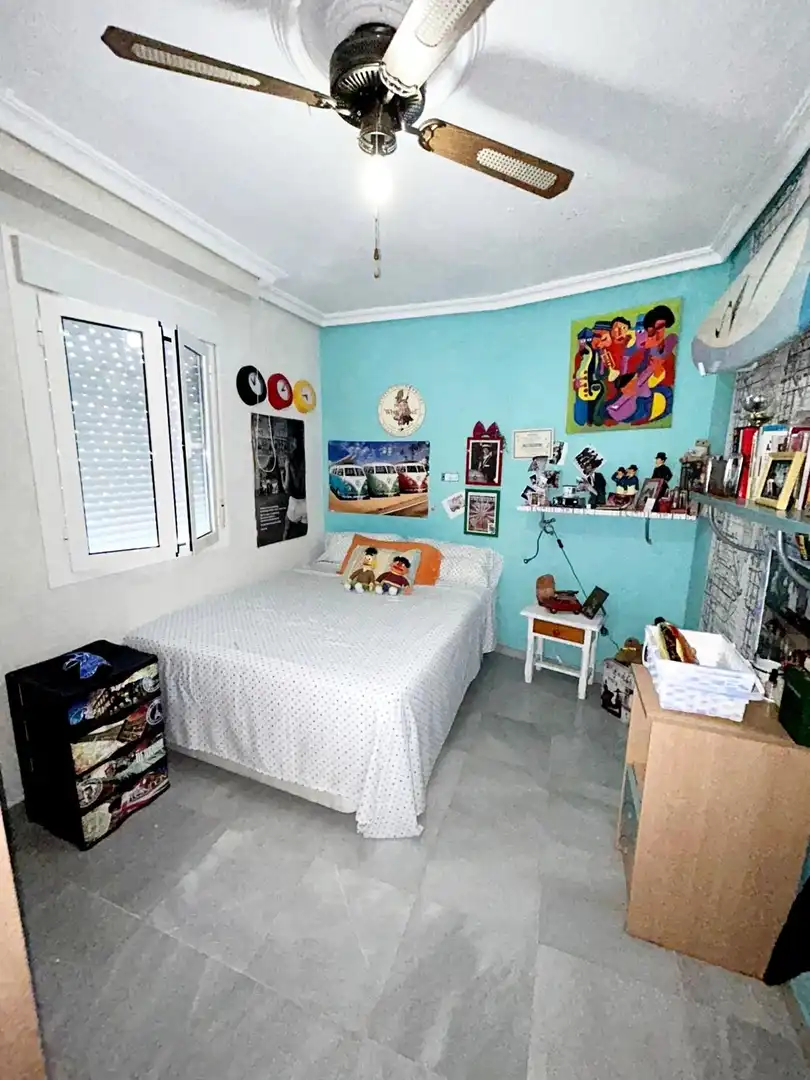 Habitación de Casa adosada en venta en Utrera con Aire acondicionado, Trastero y Balcón