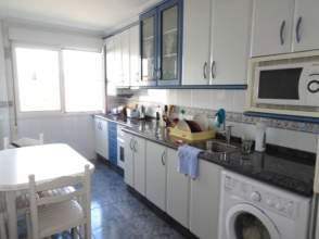 Cocina de Piso de alquiler en Gijón  con Calefacción, Parquet y Amueblado