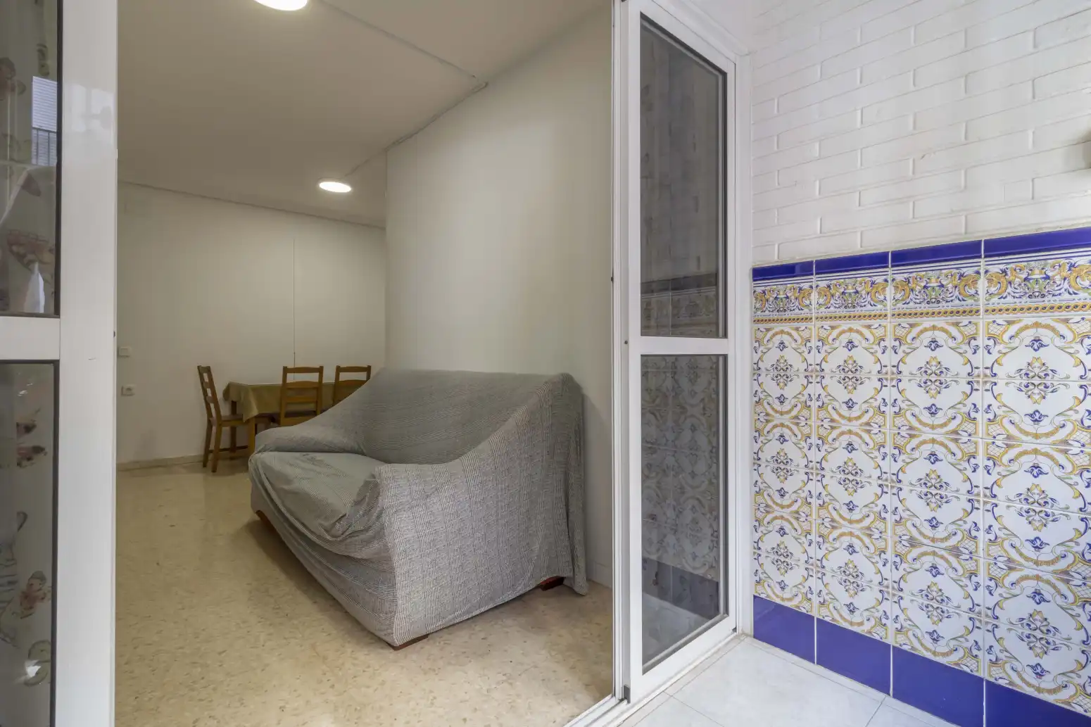 Dormitori de Pis de lloguer en Sevilla amb Aire condicionat, Terrassa i Moblat
