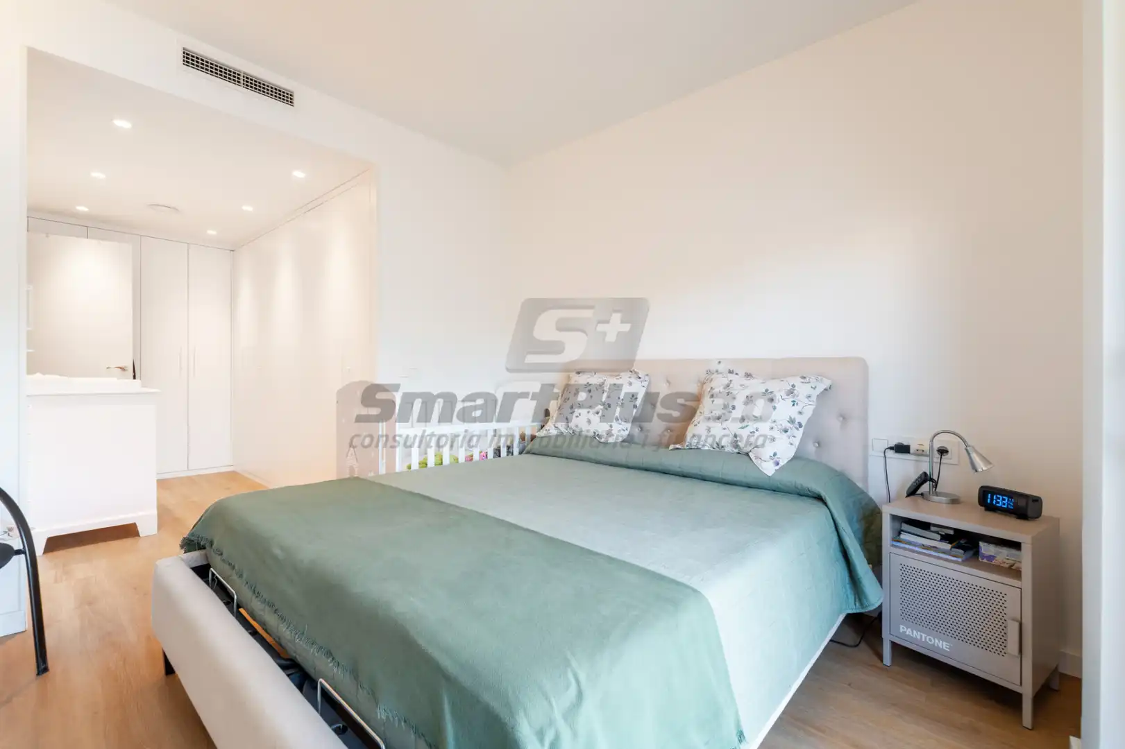 Habitación de Ático en venta en Barcelona con Aire acondicionado, Calefacción y Parquet